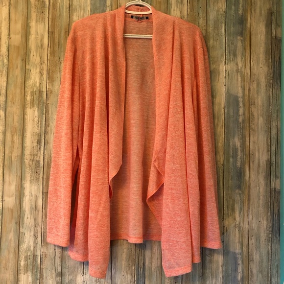 NWOT Beautiful Very Light Sweater - Picture 1 of 4